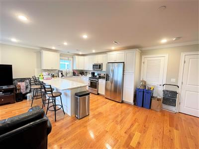 4 bed, 2 bath apartment for rent at 90 Holland St Unit 2, Davis Square — photo 7 of 22