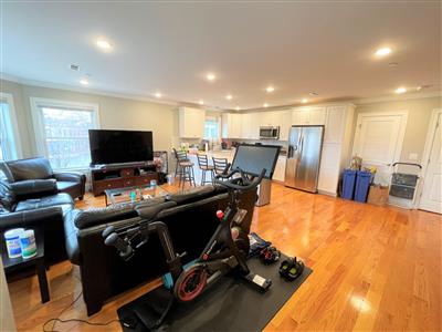 4 bed, 2 bath apartment for rent at 90 Holland St Unit 2, Davis Square — photo 6 of 22