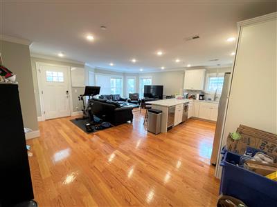 4 bed, 2 bath apartment for rent at 90 Holland St Unit 2, Davis Square — photo 2 of 22