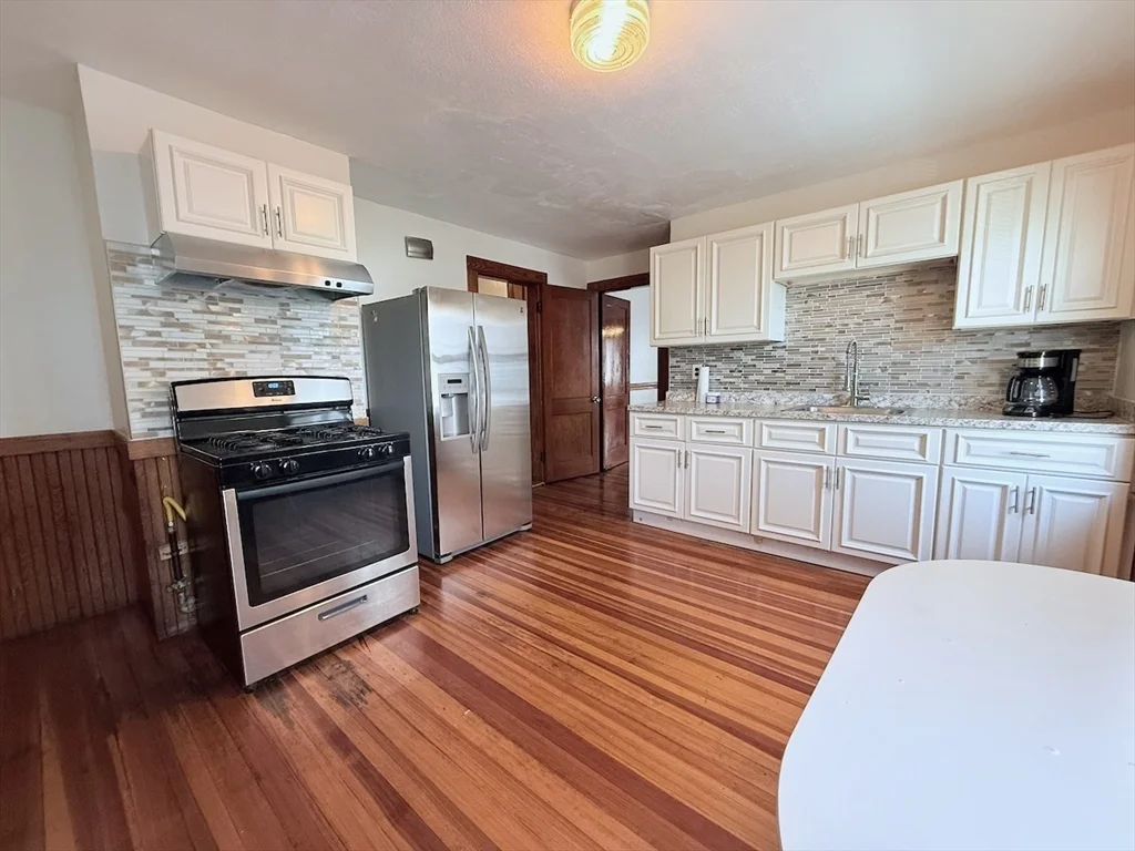4 bed, 1 bath apartment for rent at 90 Homes Ave Unit 2, Dorchester — photo 3 of 22