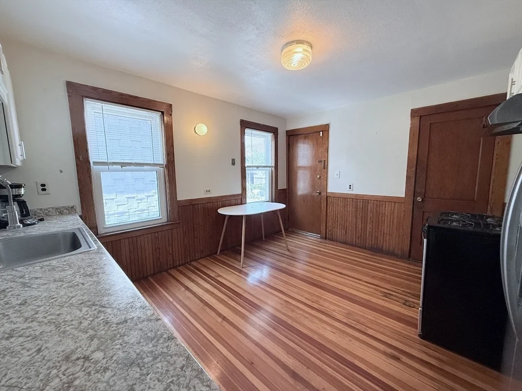 4 bed, 1 bath apartment for rent at 90 Homes Ave Unit 2, Dorchester — photo 4 of 22