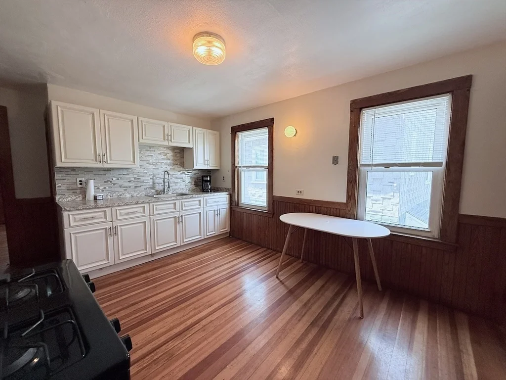 4 bed, 1 bath apartment for rent at 90 Homes Ave Unit 2, Dorchester — photo 2 of 22