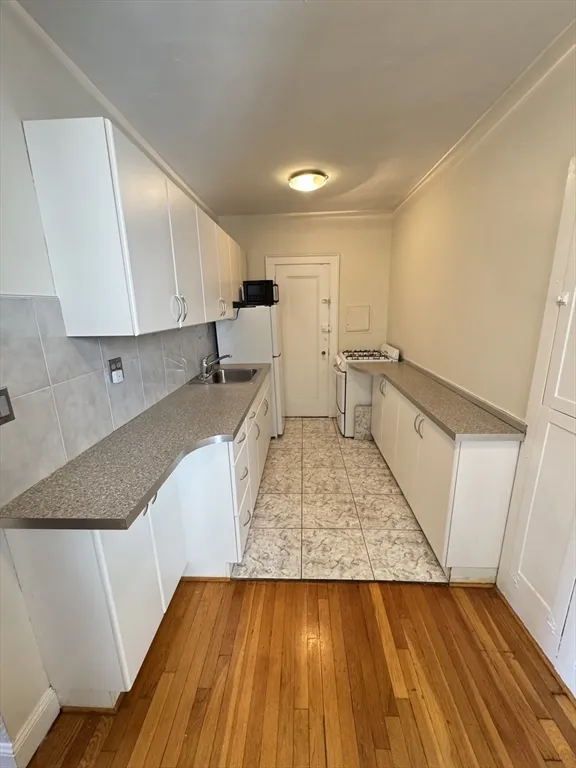 1 bed, 1 bath apartment for rent at 90 Kilsyth Rd Unit 3, Brighton — photo 2 of 6