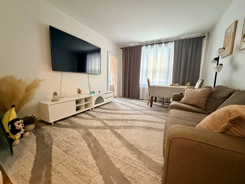 1 bed, 1 bath apartment for rent at 90 Kilsyth Unit 24, Brighton
