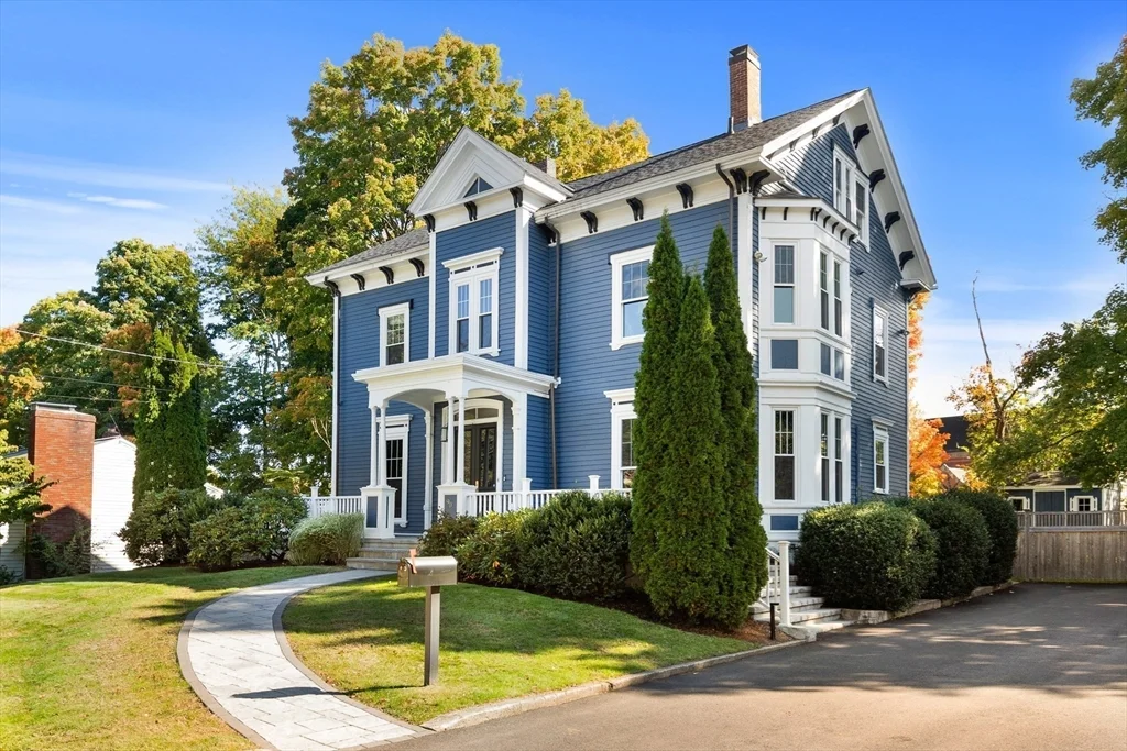 6 bed, 3 bath apartment for rent at 90 Maple Pl, Dedham — photo 2 of 40
