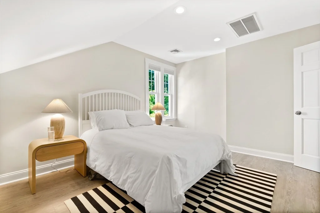 6 bed, 3 bath apartment for rent at 90 Maple Pl, Dedham — photo 33 of 40