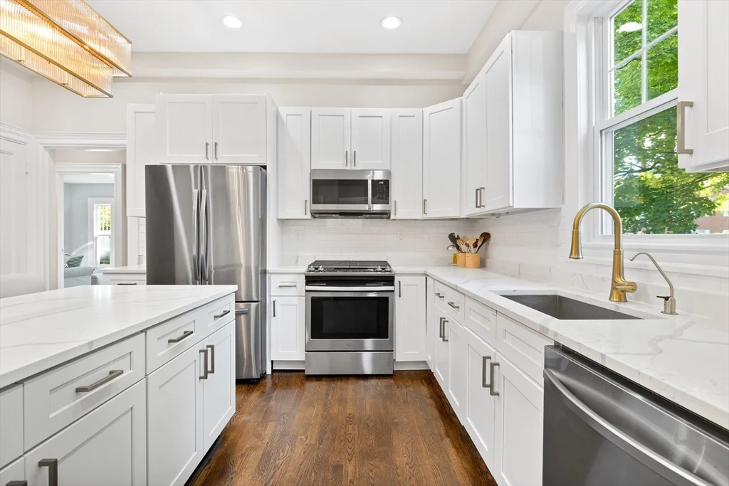 6 bed, 3 bath apartment for rent at 90 Maple Pl, Dedham — photo 8 of 40