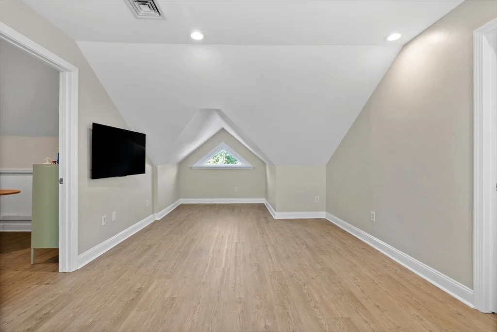 6 bed, 3 bath apartment for rent at 90 Maple Pl, Dedham — photo 29 of 40