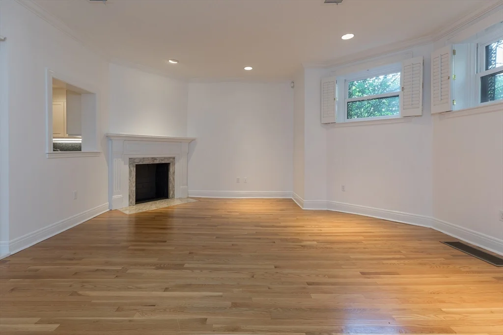 2 bed, 2 bath apartment for rent at 90 Marlborough Unit 1, Back Bay — photo 2 of 18