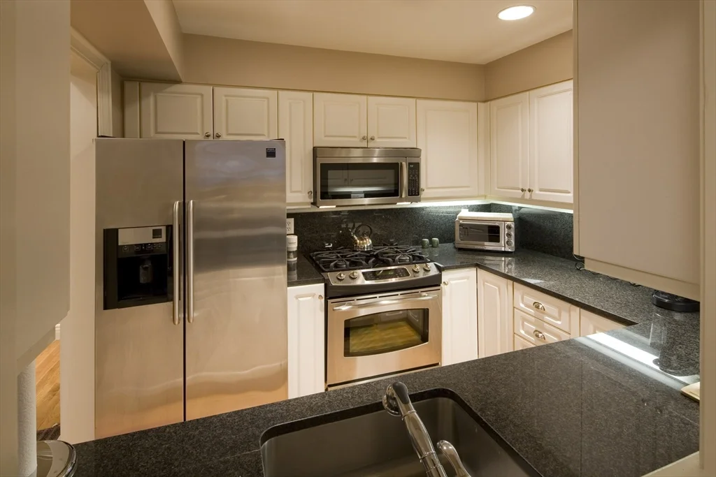 2 bed, 2 bath apartment for rent at 90 Marlborough Unit 1, Back Bay — photo 6 of 18