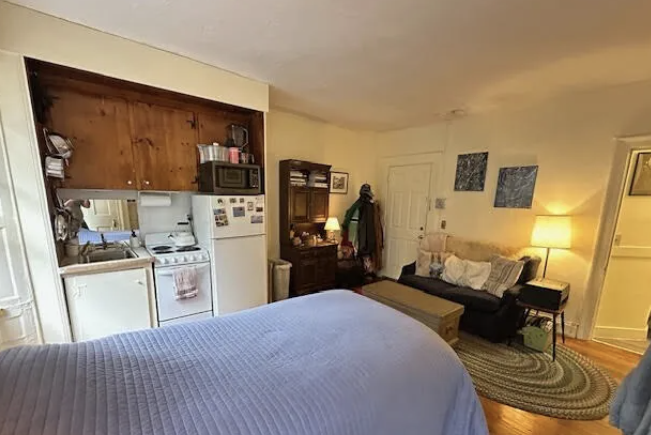 Studio bed, 1 bath apartment for rent at 90 Myrtle St Unit 3, Beacon Hill — photo 3 of 6