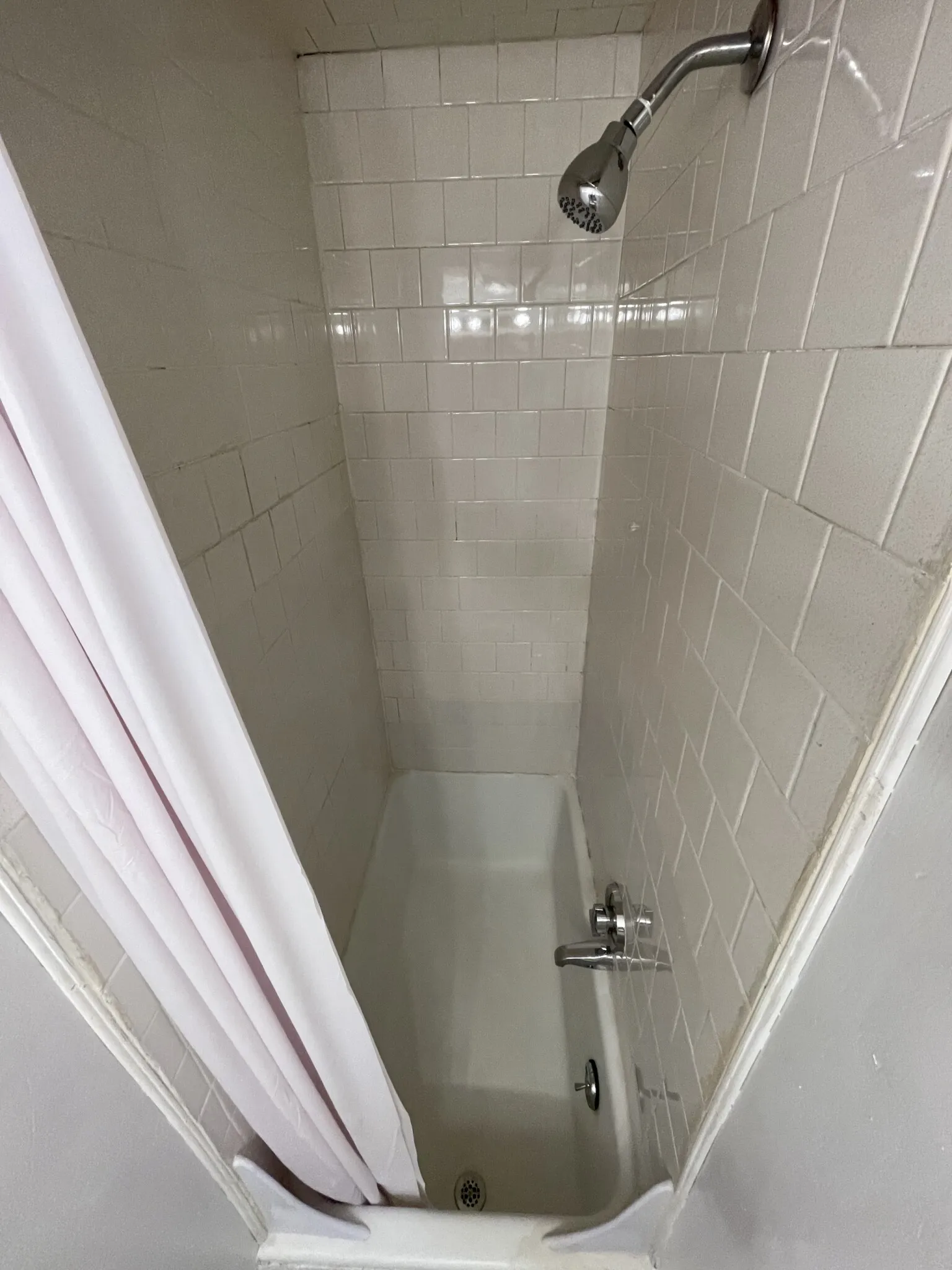 Studio bed, 1 bath apartment for rent at 90 Myrtle St Unit 5, Beacon Hill — photo 4 of 5