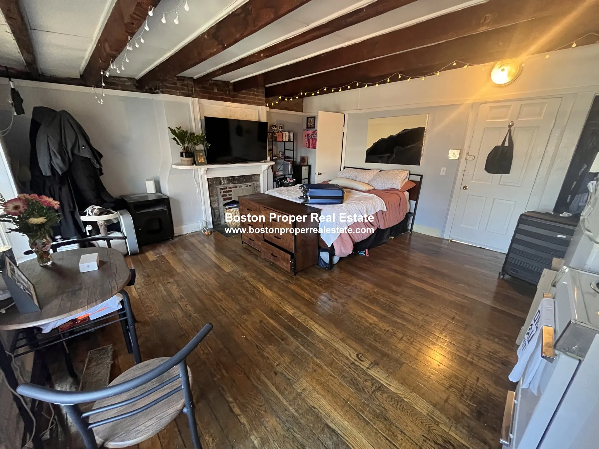 Studio bed, 1 bath apartment for rent at 90 Myrtle St Unit 8, Beacon Hill — photo 1 of 5