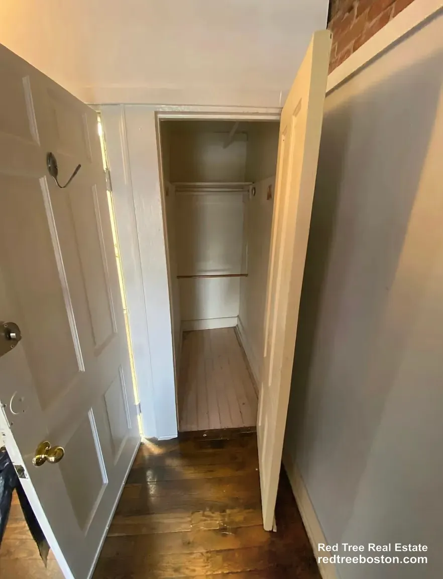Studio bed, 1 bath apartment for rent at 90 Myrtle St Unit 8, Beacon Hill — photo 5 of 6