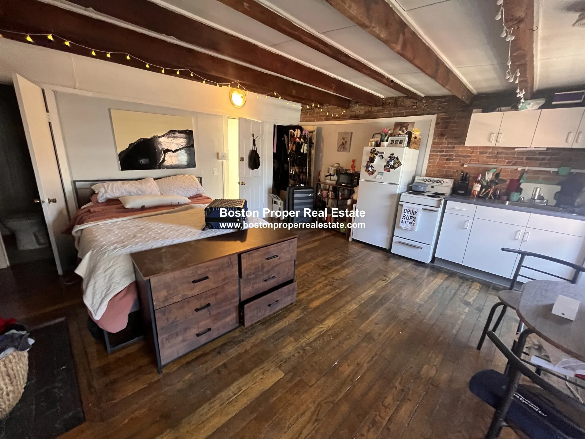 Studio bed, 1 bath apartment for rent at 90 Myrtle St Unit 8, Beacon Hill — photo 3 of 5