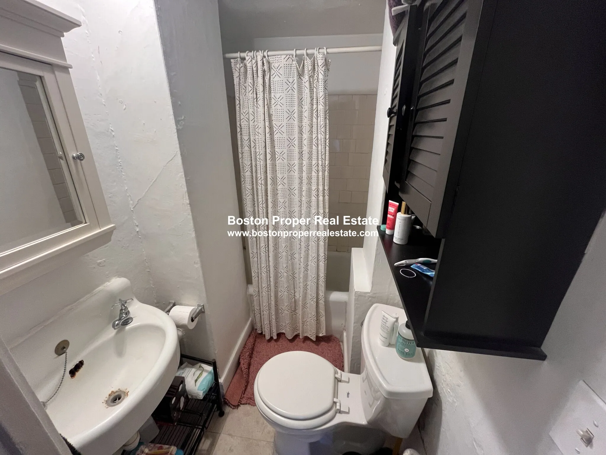 Studio bed, 1 bath apartment for rent at 90 Myrtle St Unit 8, Beacon Hill — photo 4 of 5