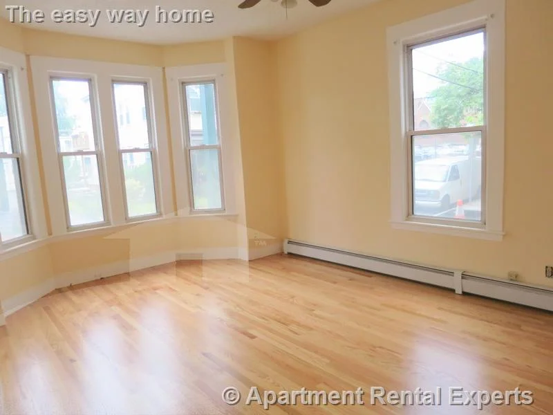 4 bed, 1 bath apartment for rent at 90 Norfolk St Unit 1, Central Square