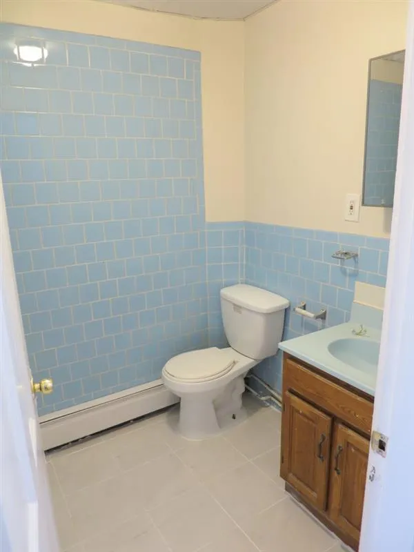 4 bed, 1 bath apartment for rent at 90 Norfolk St Unit 4, The Port — photo 13 of 14