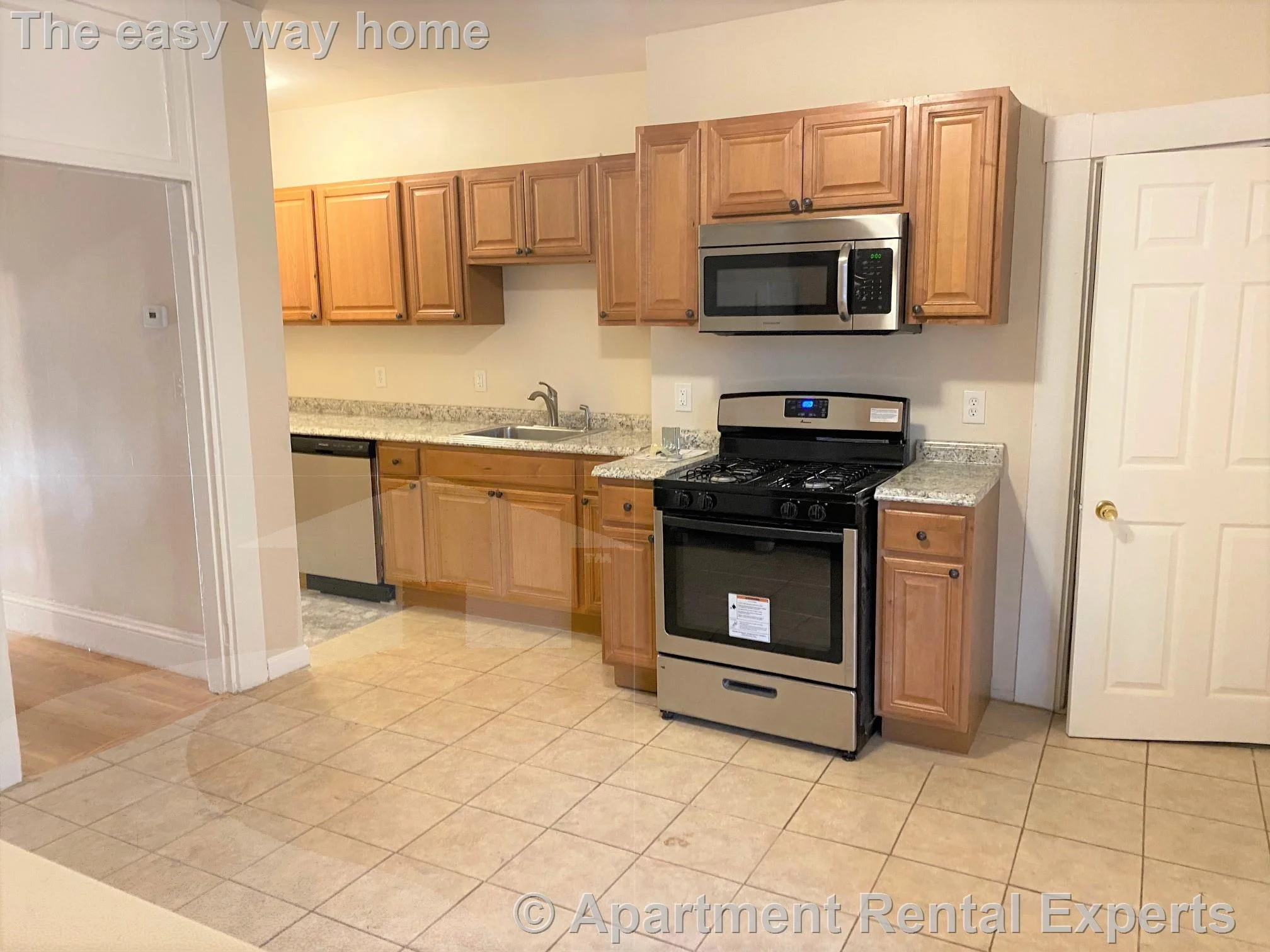 4 bed, 1 bath apartment for rent at 90 Norfolk St Unit 6, Central Square — photo 1 of 13