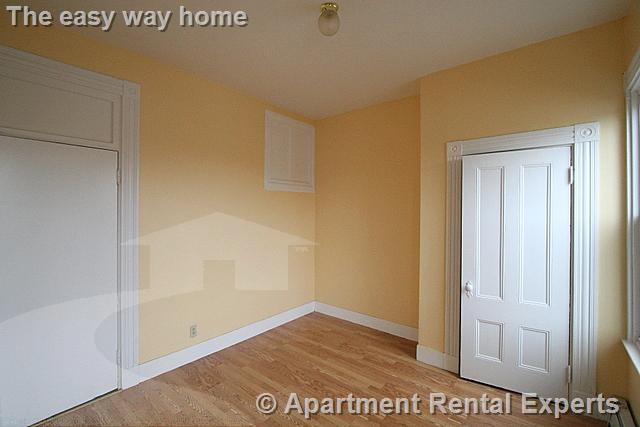 4 bed, 1 bath apartment for rent at 90 Norfolk St Unit 7, Central Square — photo 7 of 10