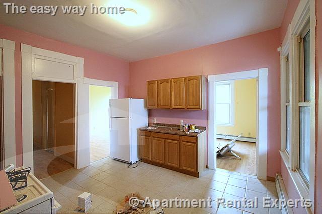 4 bed, 1 bath apartment for rent at 90 Norfolk St Unit 7, Central Square — photo 4 of 10