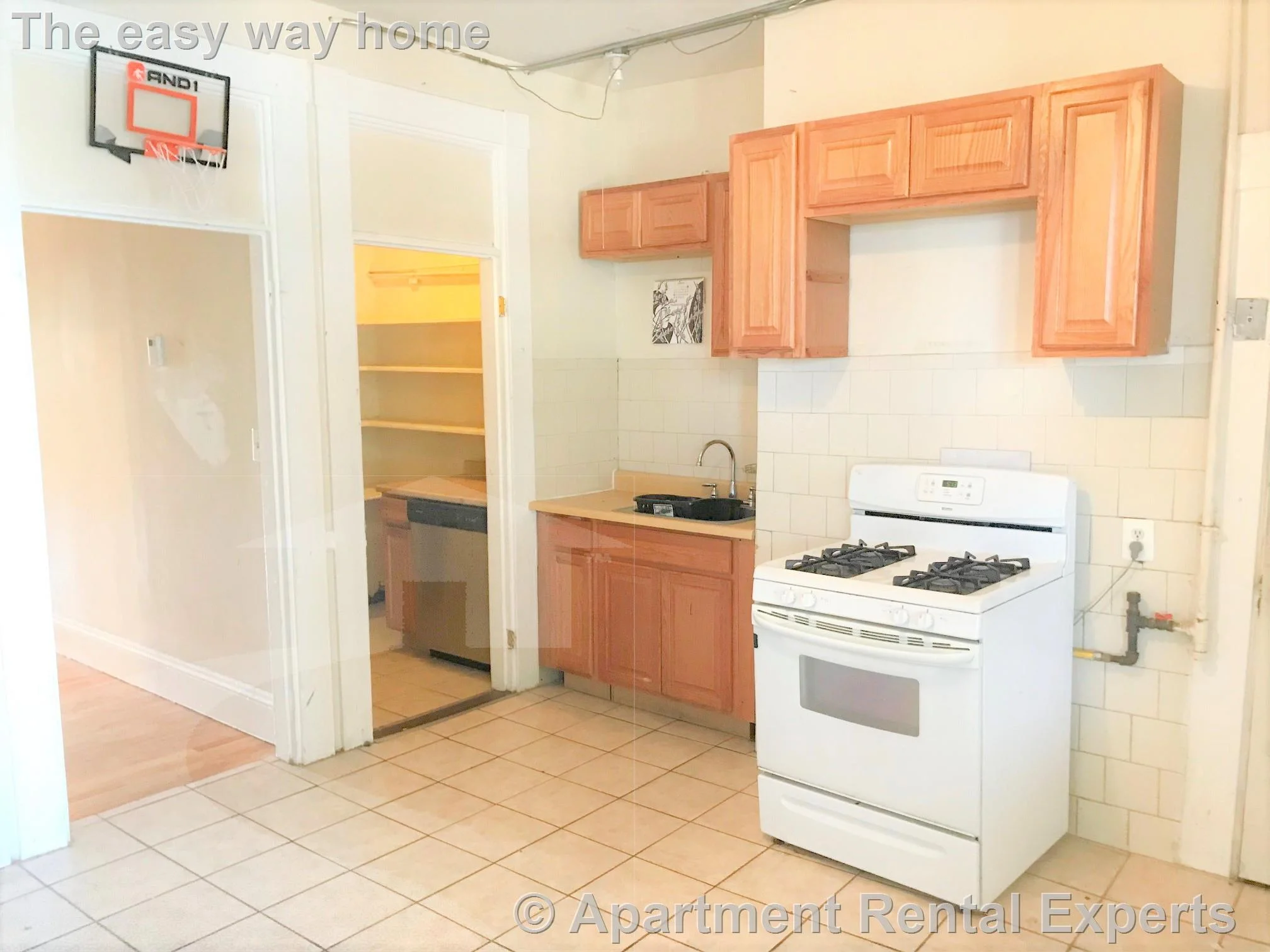 4 bed, 1 bath apartment for rent at 90 Norfolk St Unit 8, Central Square — photo 3 of 15