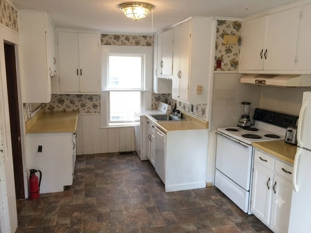 2 bed, 1 bath apartment for rent at 90 North Prospect St Unit 2, Amherst — photo 4 of 15