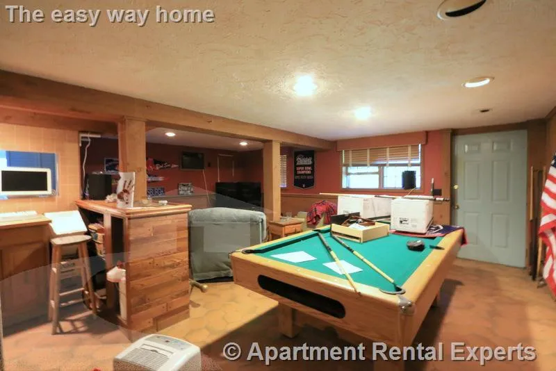 3 bed, 1 bath apartment for rent at 90 North St, Teele Square — photo 7 of 20