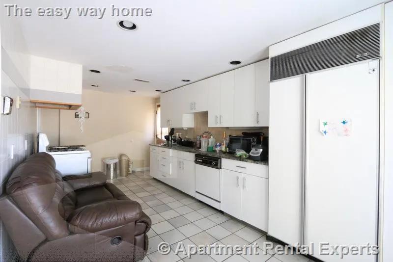 3 bed, 1 bath apartment for rent at 90 North St, Teele Square — photo 2 of 20