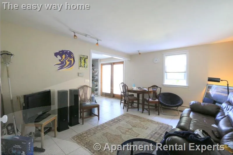 3 bed, 1 bath apartment for rent at 90 North St, Teele Square — photo 9 of 20