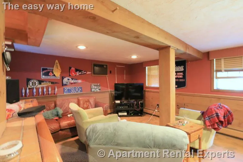 3 bed, 1 bath apartment for rent at 90 North St, Teele Square — photo 5 of 20