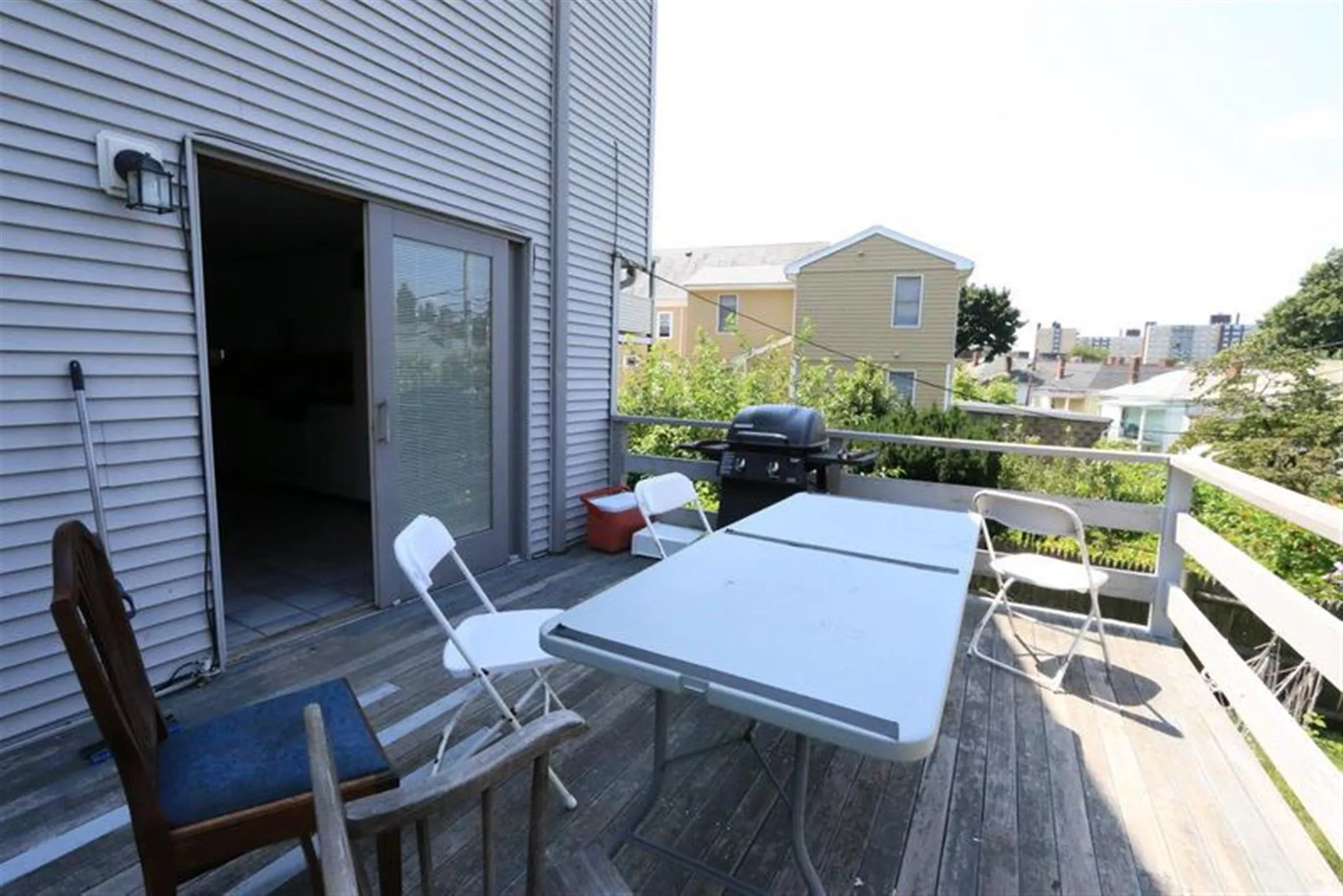 3 bed, 1 bath apartment for rent at 90 North St Unit 90, Teele Square — photo 16 of 20
