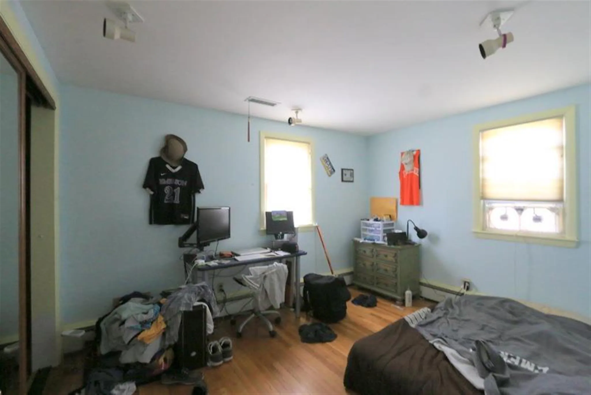 3 bed, 1 bath apartment for rent at 90 North St Unit 90, Teele Square — photo 12 of 20