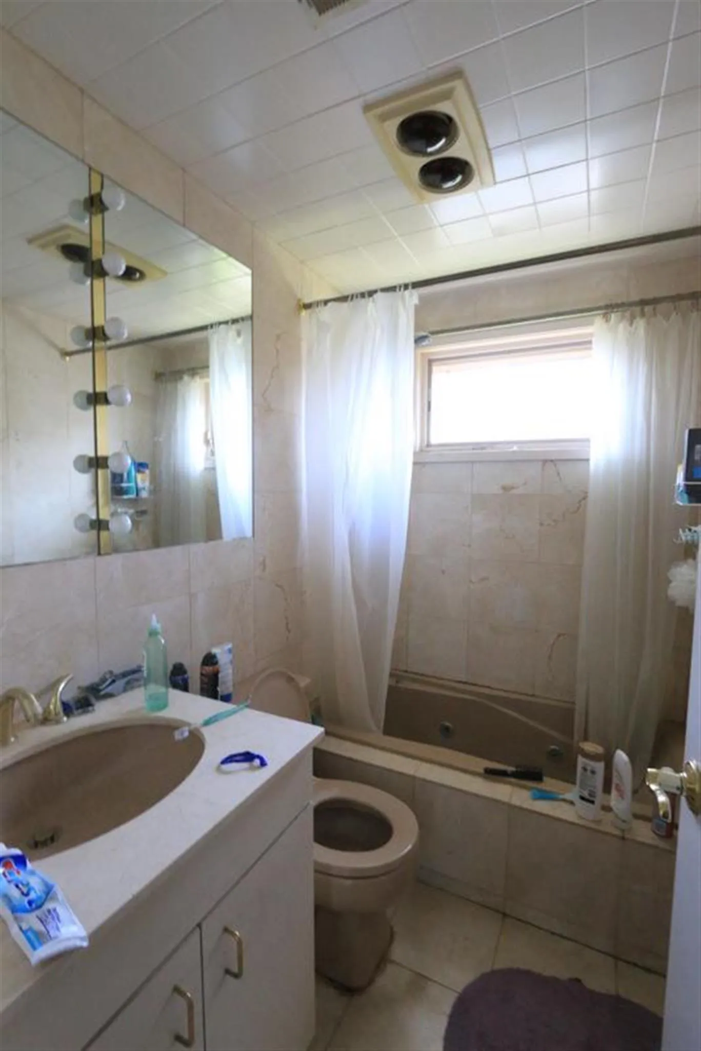 3 bed, 1 bath apartment for rent at 90 North St Unit 90, Teele Square — photo 14 of 20