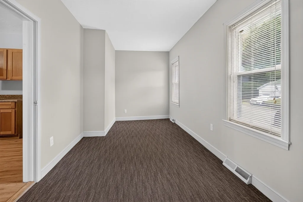 2 bed, 1 bath apartment for rent at 90 Oak St Unit 1, Middleboro — photo 9 of 16