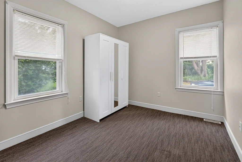2 bed, 1 bath apartment for rent at 90 Oak St Unit 1, Middleboro — photo 12 of 16