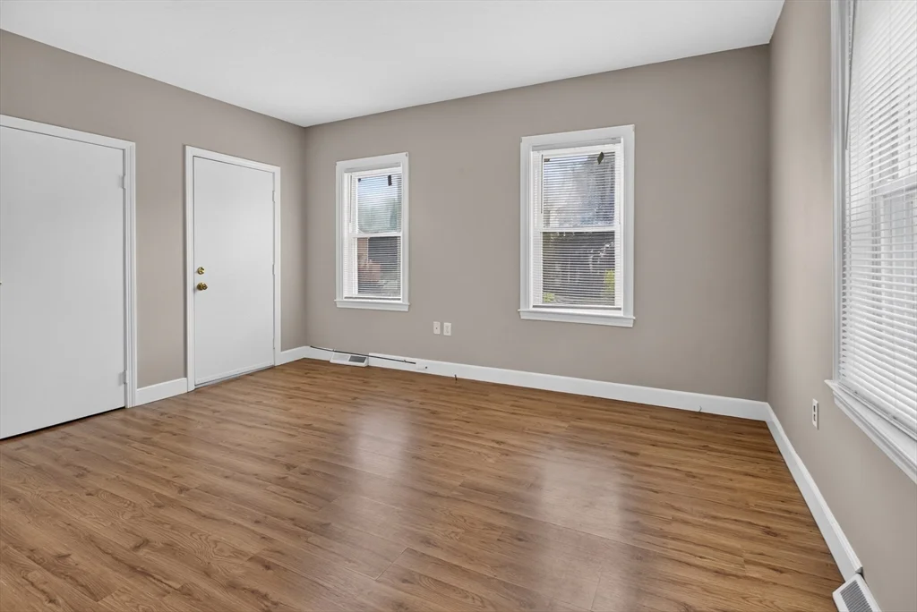 2 bed, 1 bath apartment for rent at 90 Oak St Unit 1, Middleboro — photo 7 of 16