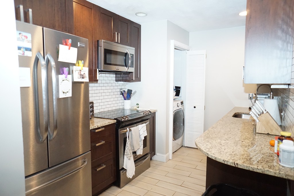 2 bed, 1 bath apartment for rent at 90 Prince Unit 2, North End — photo 2 of 5