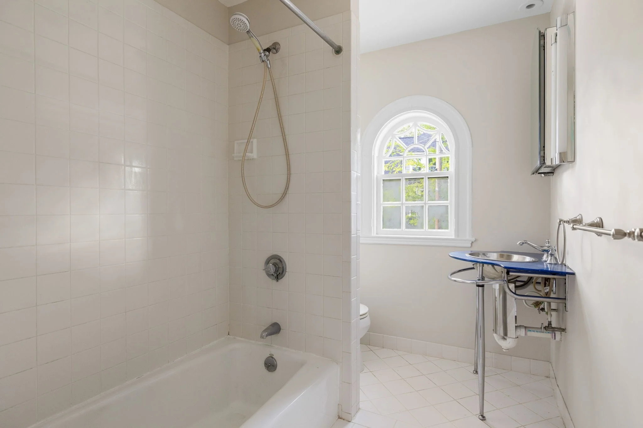 5 bed, 4+ bath apartment for rent at 90 Raymond, Neighborhood Nine — photo 17 of 31