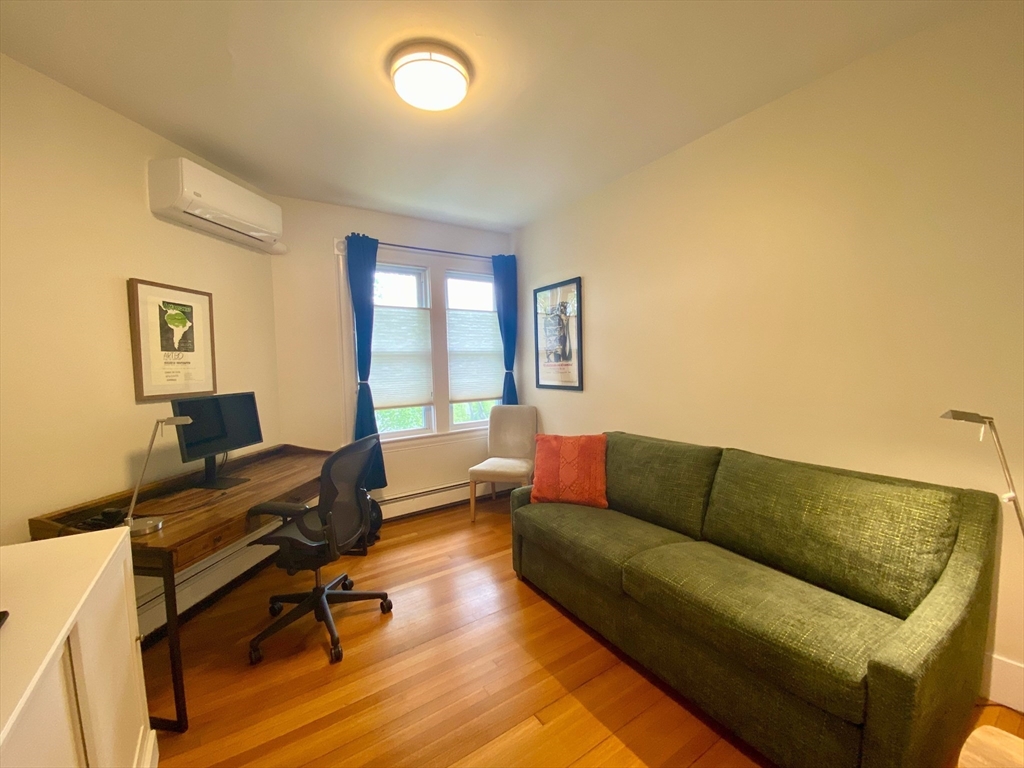 2 bed, 1 bath apartment for rent at 90 Robbins Rd Unit 2, Arlington Heights — photo 12 of 30