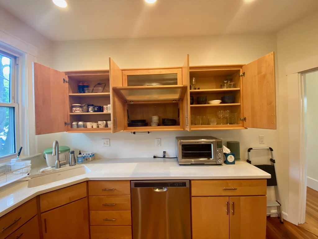 2 bed, 1 bath apartment for rent at 90 Robbins Rd Unit 2, Arlington Heights — photo 19 of 30