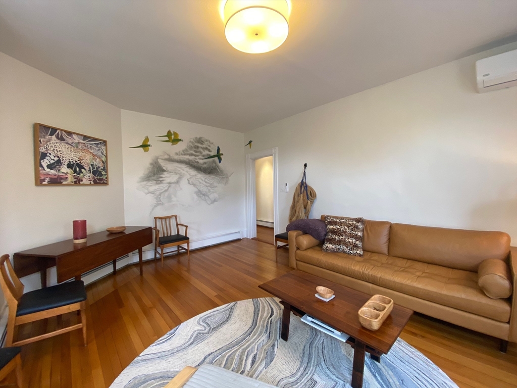 2 bed, 1 bath apartment for rent at 90 Robbins Rd Unit 2, Arlington Heights — photo 4 of 30