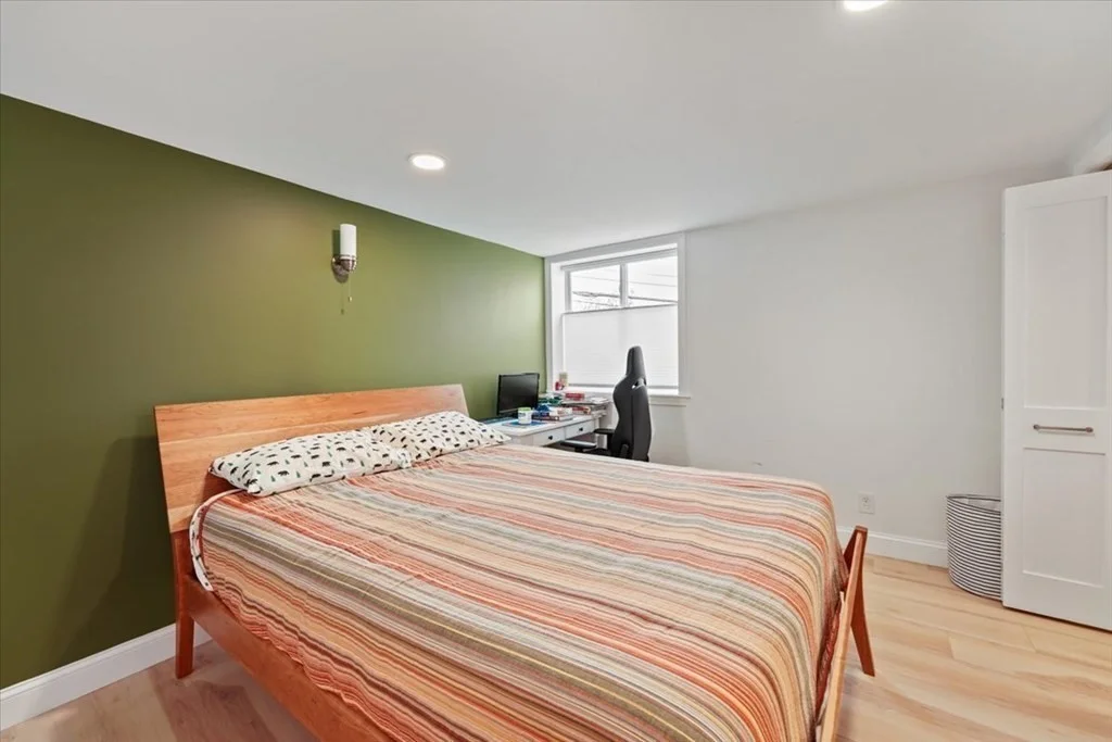 3 bed, 3 bath apartment for rent at 90 Stoneleigh Rd, Watertown — photo 17 of 23