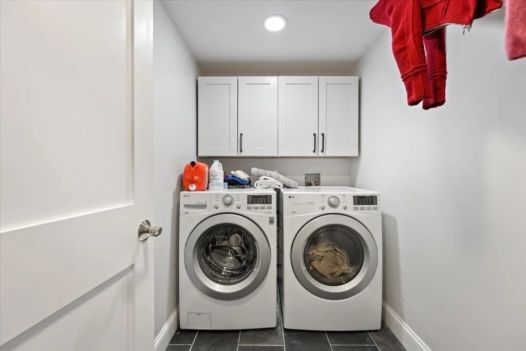 3 bed, 3 bath apartment for rent at 90 Stoneleigh Rd, Watertown — photo 20 of 23