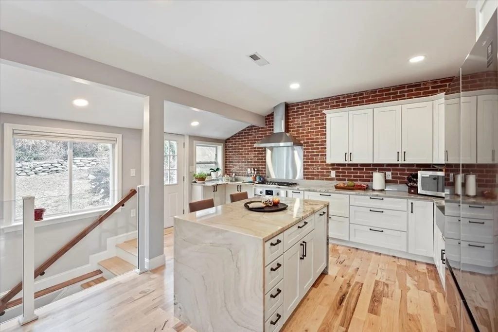 3 bed, 3 bath apartment for rent at 90 Stoneleigh Rd, Watertown — photo 1 of 23