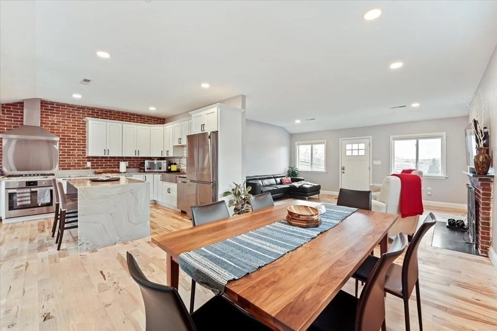 3 bed, 3 bath apartment for rent at 90 Stoneleigh Rd, Watertown — photo 8 of 23