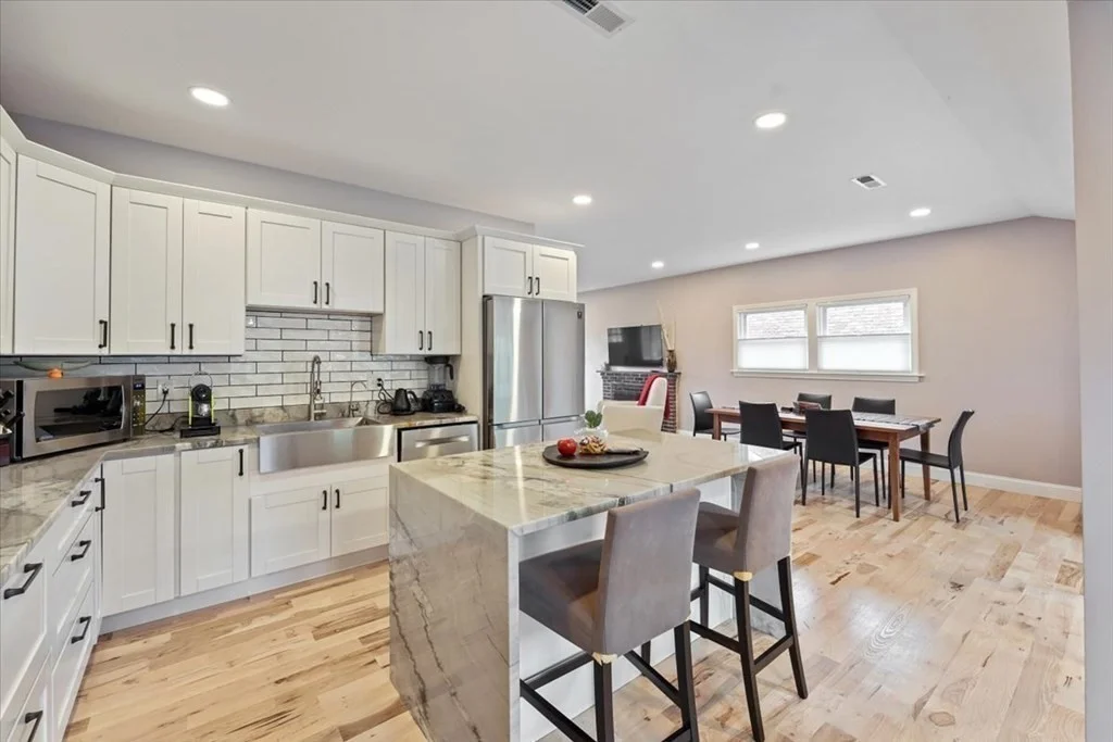 3 bed, 3 bath apartment for rent at 90 Stoneleigh Rd, Watertown — photo 2 of 23