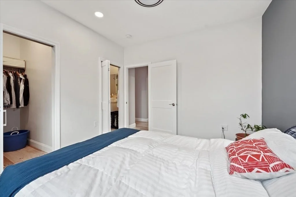 3 bed, 3 bath apartment for rent at 90 Stoneleigh Rd, Watertown — photo 13 of 23