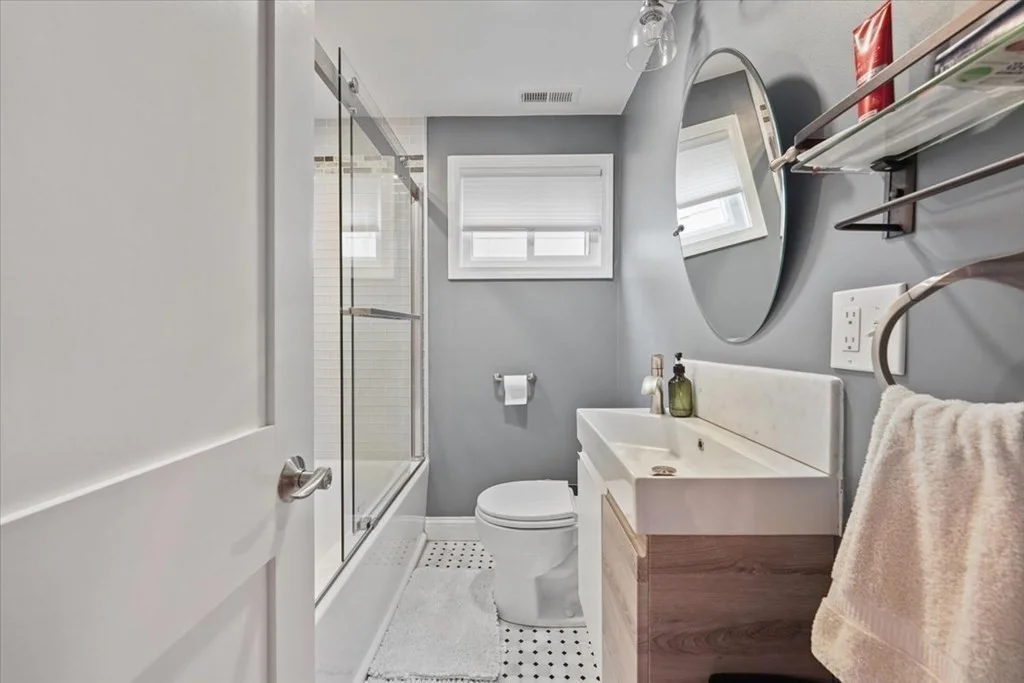 3 bed, 3 bath apartment for rent at 90 Stoneleigh Rd, Watertown — photo 16 of 23