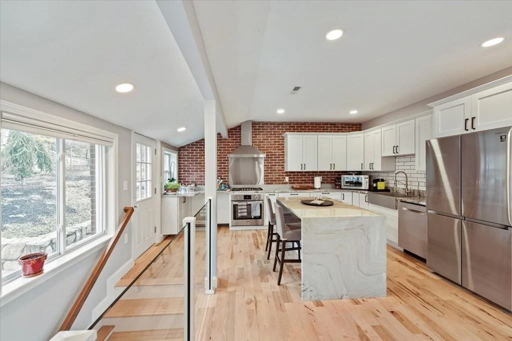 3 bed, 3 bath apartment for rent at 90 Stoneleigh Rd, Watertown — photo 5 of 23